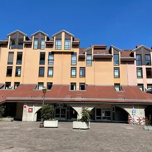 https://cozy-two-bedroom-duplex-in-old-town-annecy-welkeys.hotels-rhonealpes.com